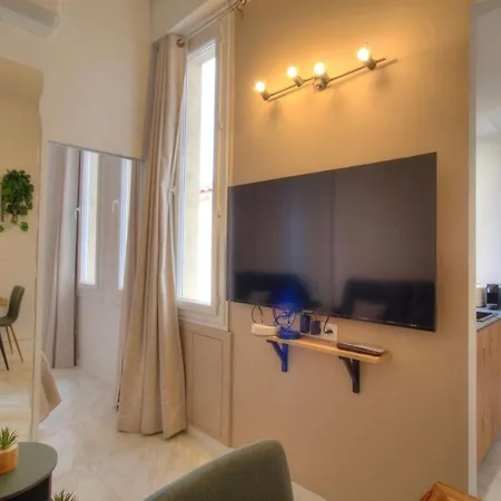 Appartement T2 *